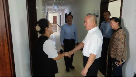 王炳森督导检查“双节”期间值班值守工作情况并慰问一线在岗人员